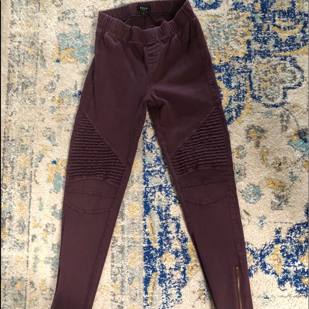 super cute maroon motto jeggings!!